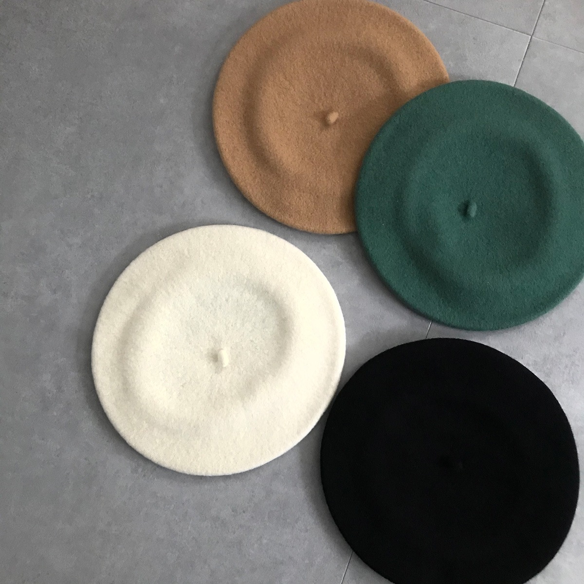 anytra Flora Beret Kid キッズベレー帽 PURE WOOL Cream/Dark Camel/Middle Green/Black