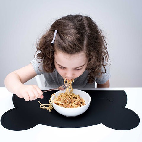 オーストラリアから　We might be tiny シリコン製プレイスマット お食事マット Bear Placie-Black