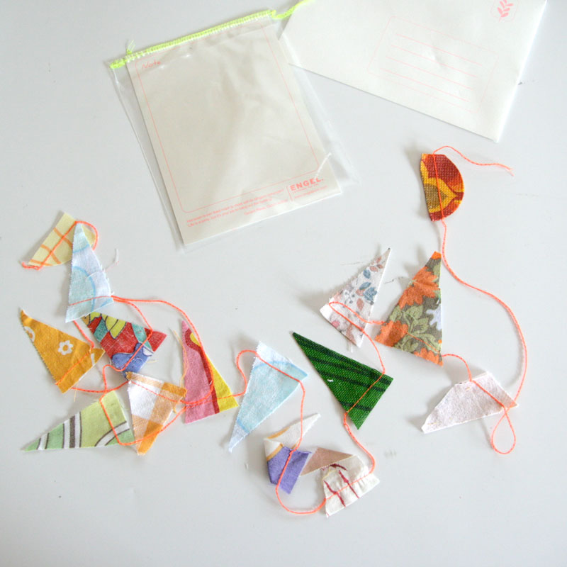 ENGEL Postcard with mini Garland ミニガーランド付きのメッセージカード