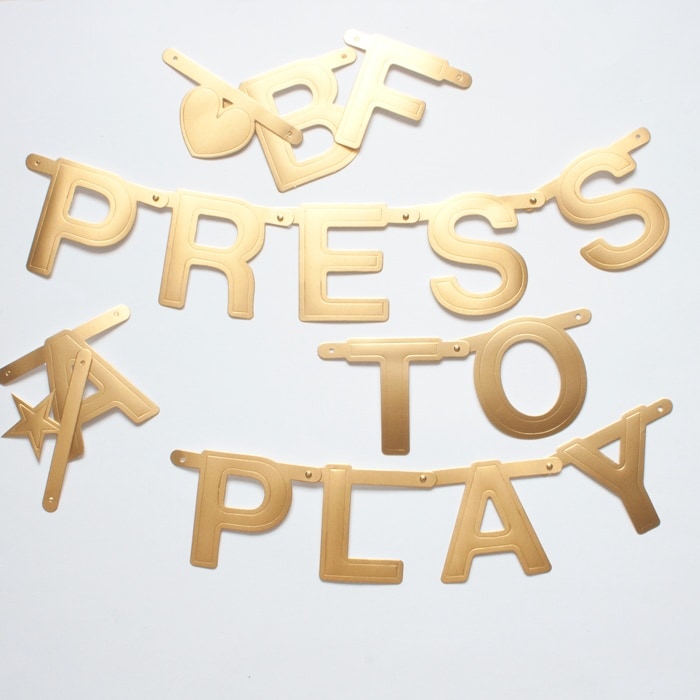 OMM-design HAPPY BIRTHDAYも自在！ Word Banner ゴールド