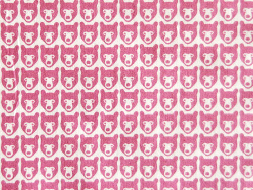 　[※1 クリックポスト可]　BRITA SWEDEN ブリタスウェーデン 北欧スウェーデンデザインファブリック  ハーフハーフカット 76×50cm  STINA くま柄 カラーPINK