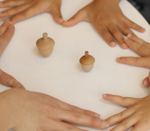 kiko+ キコ dongri どんぐり キュートな木製コマ3個セットカラーA