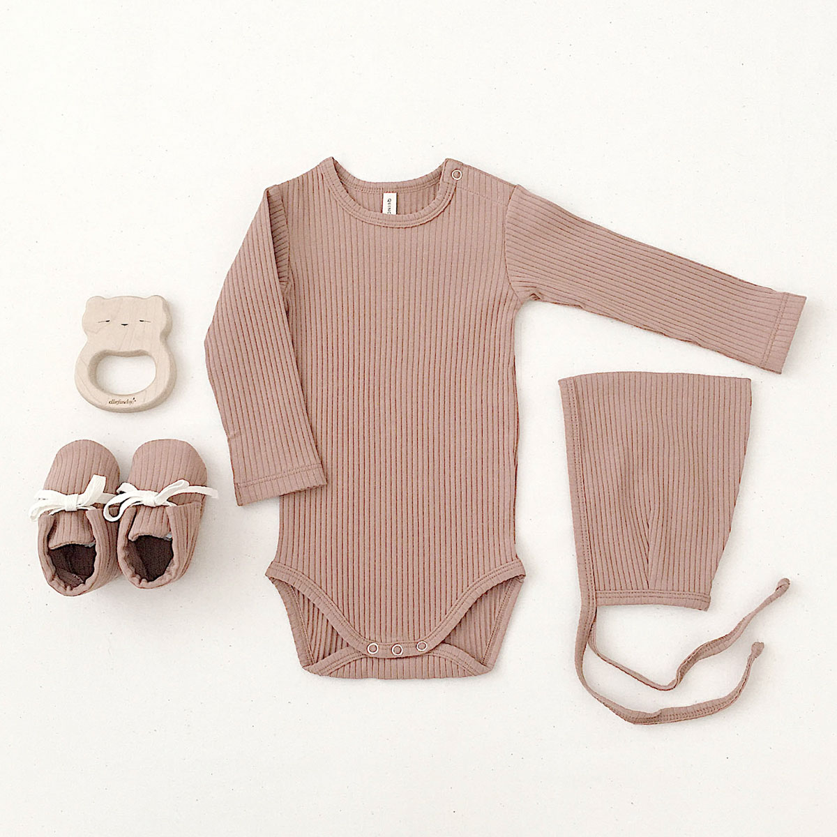 [30%off] Quincy Mae オーガニックコットン RIBBED PIXIE BONNET [ネコポス対応可] TERRACOTTA 6ヶ月 / 1歳