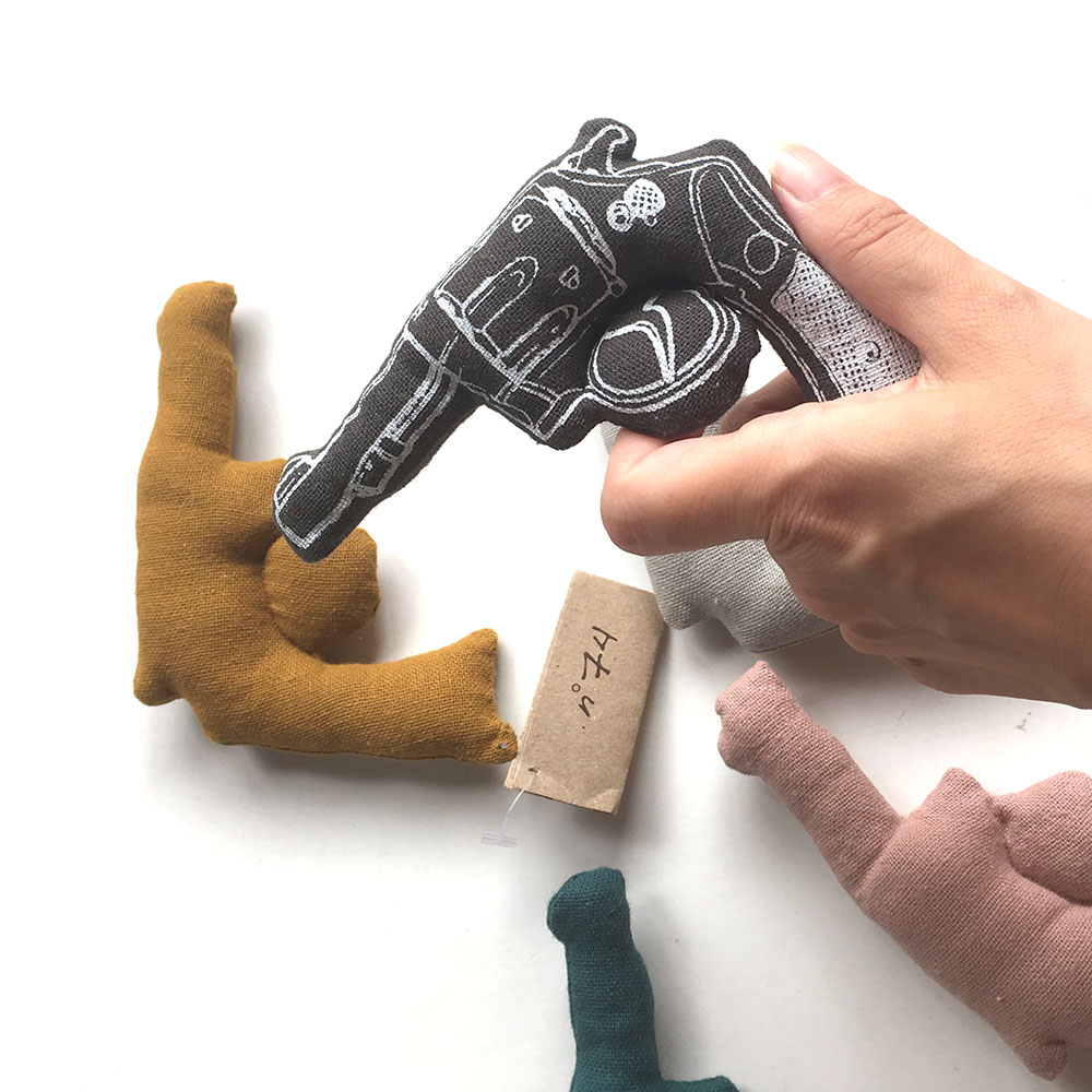 Numero 74 ヌメロ GUN　マスコット ニギニギとしても