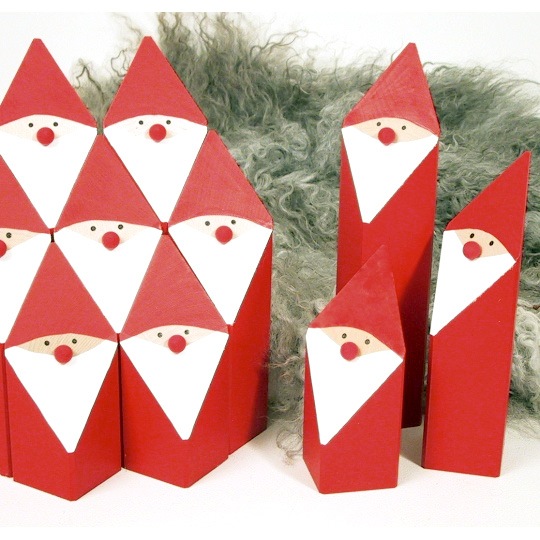 スウェーデンから　Larssons Tra ラッセントレー　木のサンタ 角 M　高さ18cm