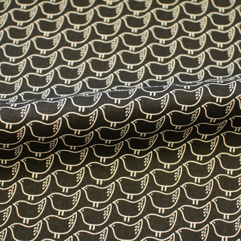 　[※1 クリックポスト可]　BRITA SWEDEN ブリタスウェーデン SELMA 鳥柄 カラーBLACK ハーフ×ハーフカット 生地幅約75×50cm  北欧スウェーデンデザインファブリック