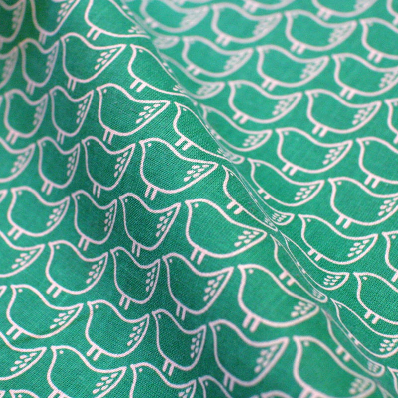 　[※1 クリックポスト可]　BRITA SWEDEN ブリタスウェーデン SELMA 鳥柄 カラーGREEN ハーフ×ハーフカット 生地幅約75×50cm 北欧スウェーデンデザインファブリック