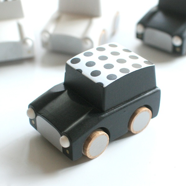 kiko+ キコ kuruma graphic プルバックモーター 木製車