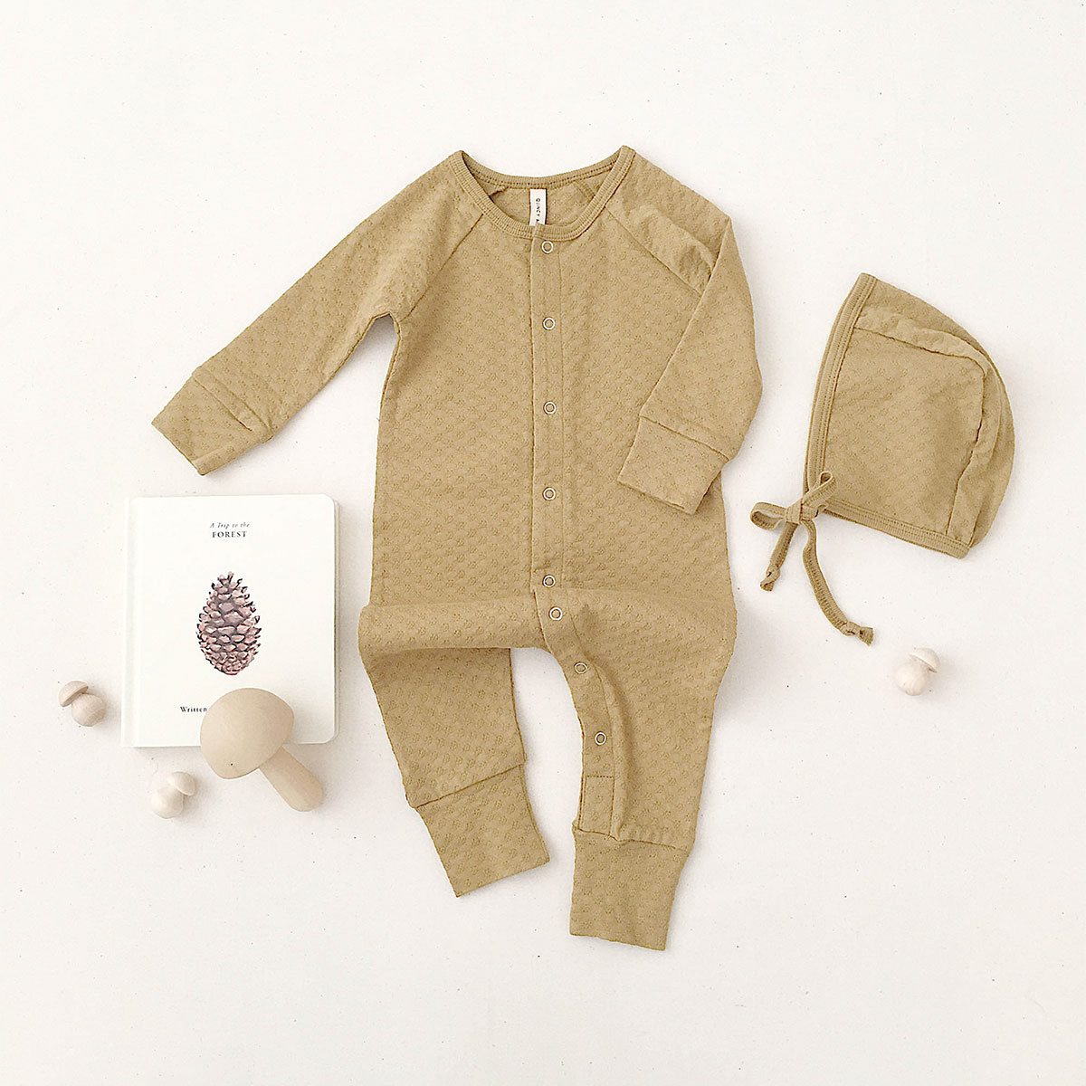 [30%off] Quincy Mae オーガニックコットン POINTELLE BABY BONNET [ネコポス対応可] GOLD 6ヶ月 / 1歳