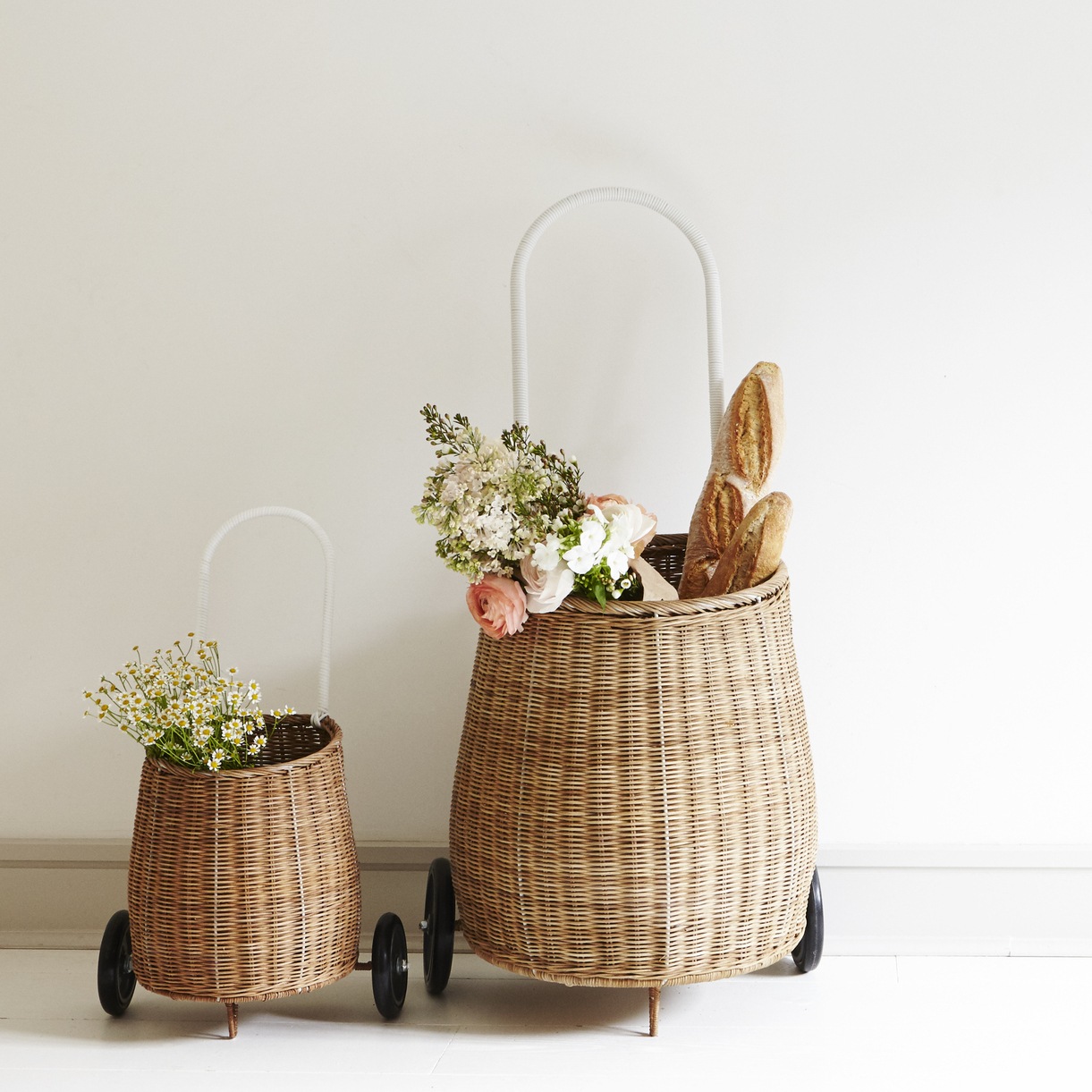 イギリスから Olli Ella オリエラ　Luggy Basket - STRAW 33 x 57cm [ラッピング不可]