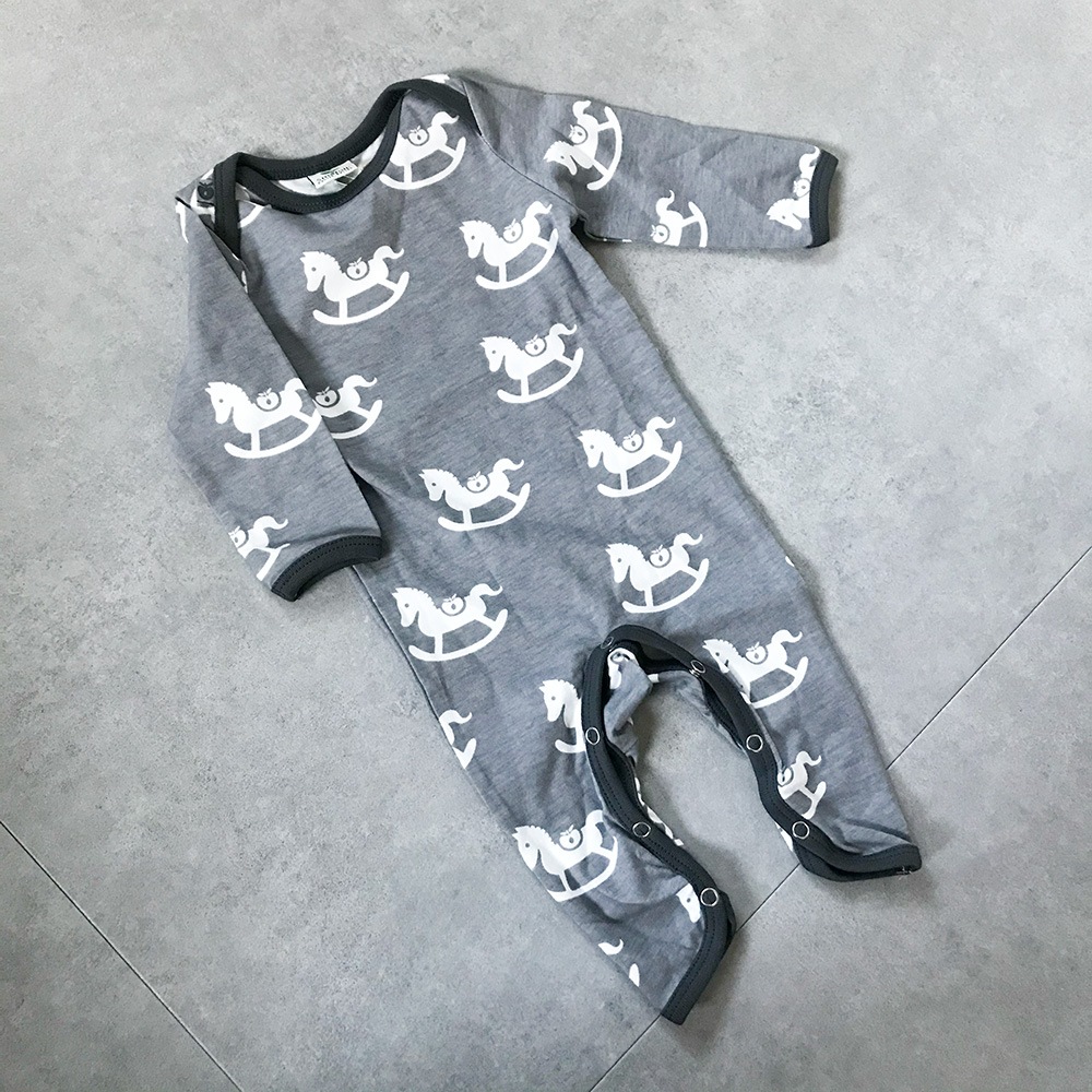 [60%OFF] From DENMARK SMAFOLK オーガニックコットン ロンパース 木馬柄 60/70