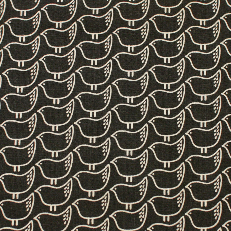 　[※1 クリックポスト可]　BRITA SWEDEN ブリタスウェーデン SELMA 鳥柄 カラーBLACK ハーフ×ハーフカット 生地幅約75×50cm  北欧スウェーデンデザインファブリック