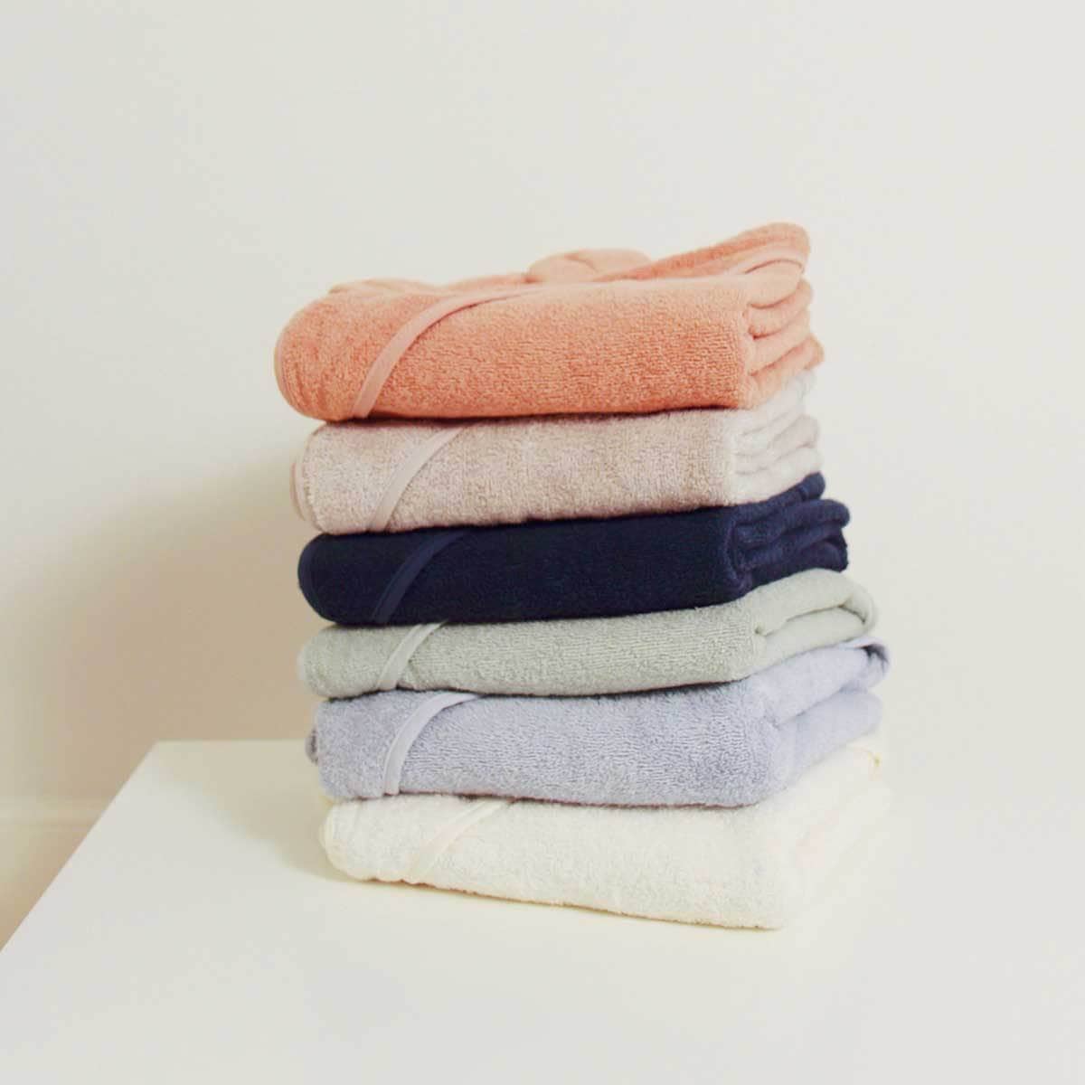 デンマークから オーガニックコットン Augusta / Hodded Towel - Cat sweet rose おくるみとしても 100 X 100 cm