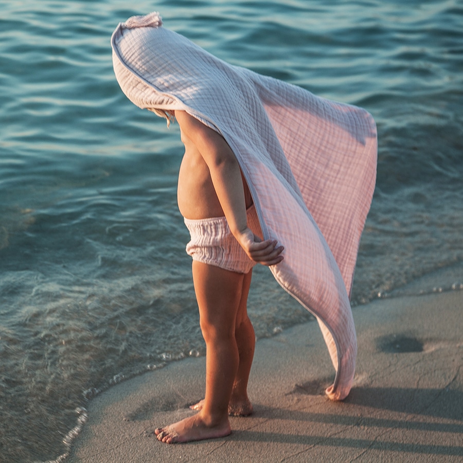 moumout' paris 　おくるみ　モスリンタオル SYBEL BEE la cape de bain enfant / baby hooded towel SCINTILLE