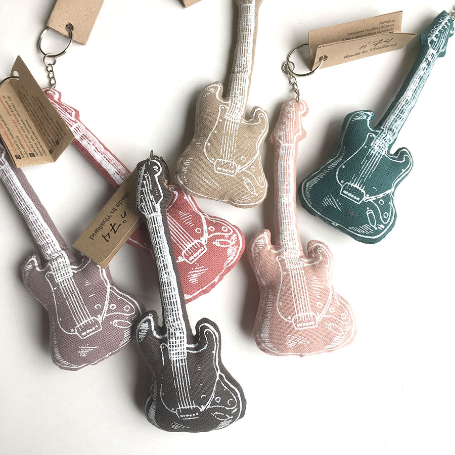 Numero 74 ヌメロ Guitar　キーホルダー  ニギニギとしても
