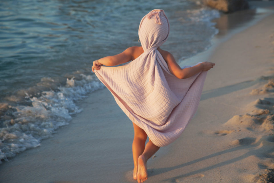 moumout' paris 　おくるみ　モスリンタオル SYBEL BEE la cape de bain enfant / baby hooded towel cloud