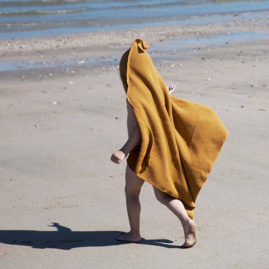 moumout' paris 　おくるみ　モスリンタオル SYBEL BEE la cape de bain enfant / baby hooded towel cloud