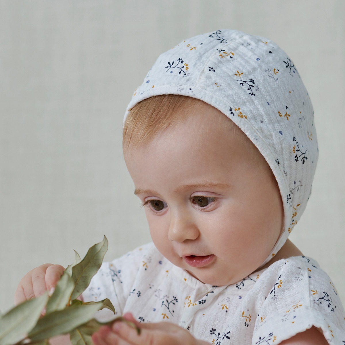 [40%OFF] From spain MY LITTLE COZMO  オーガニックコットン 星柄 花柄  gauze print baby bonnet 3-9ヶ月/2歳 アイボリー