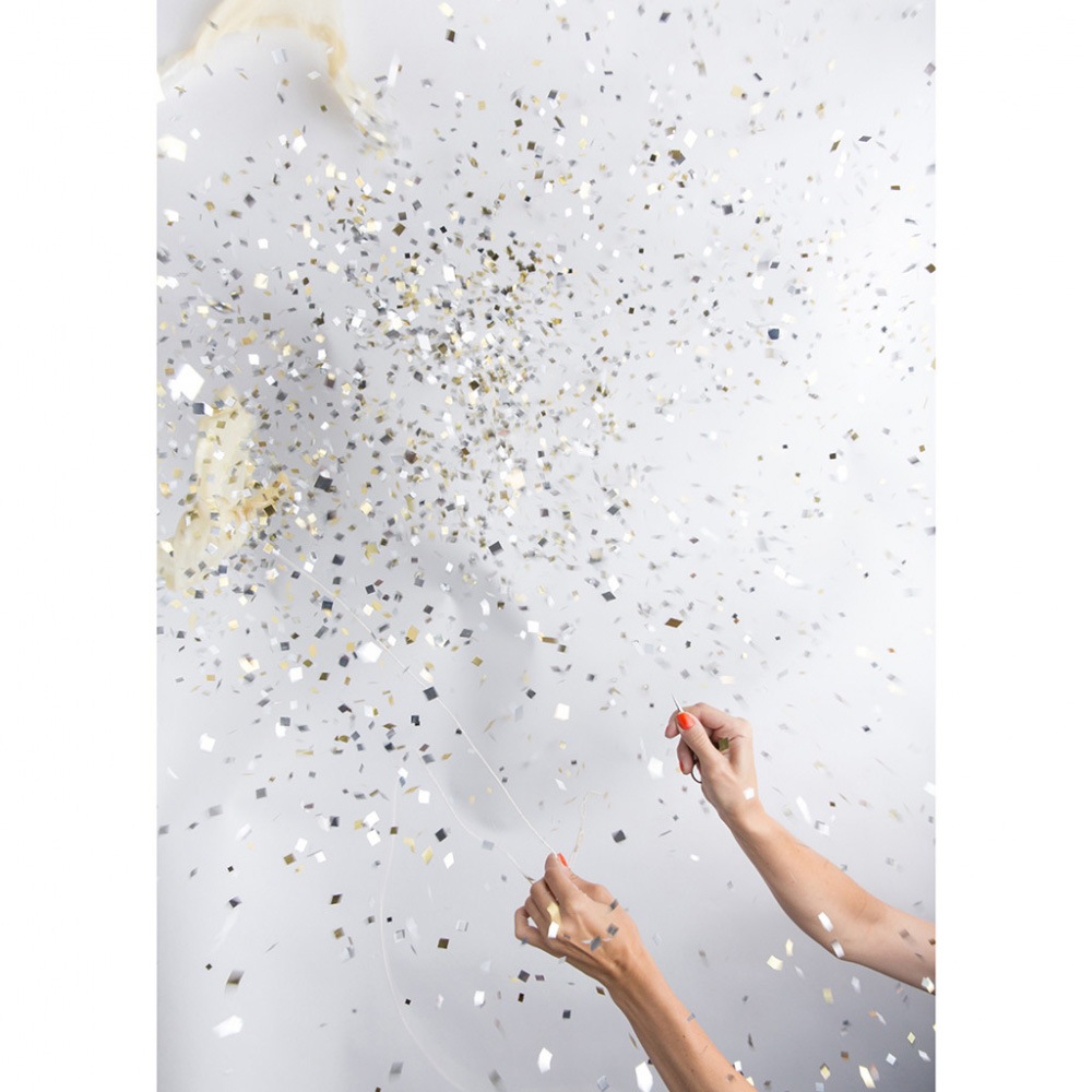 ニューヨークからから KNOT BOW　JUMBO CONFETTI BALLOONS CLEAR WITH METALLIC