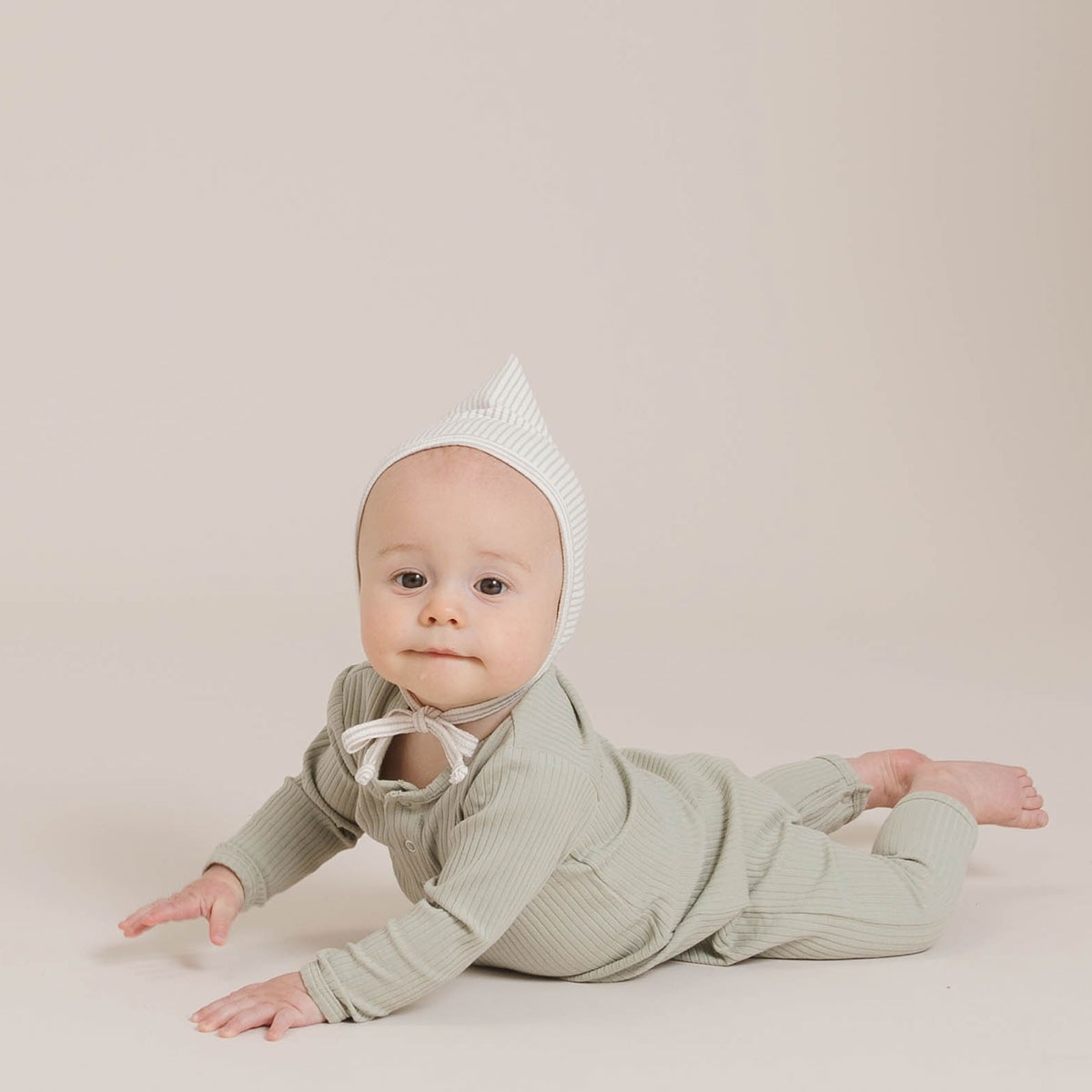 [30%off] Quincy Mae オーガニックコットン PIXIE BONNET [ネコポス対応可] IVORY 6ヶ月 / 1歳