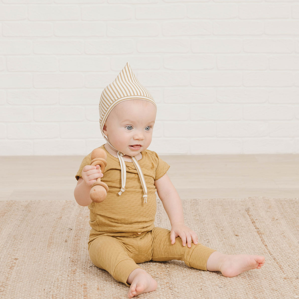 [30%off] Quincy Mae オーガニックコットン PIXIE BONNET [ネコポス対応可] IVORY 6ヶ月 / 1歳
