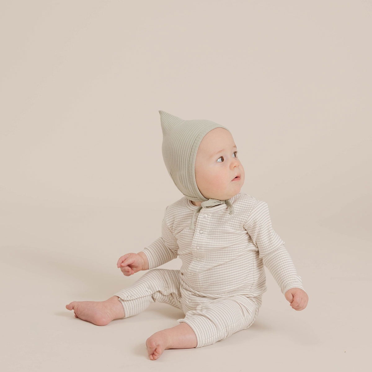 [30%off] Quincy Mae オーガニックコットン PIXIE BONNET [ネコポス対応可] IVORY 6ヶ月 / 1歳