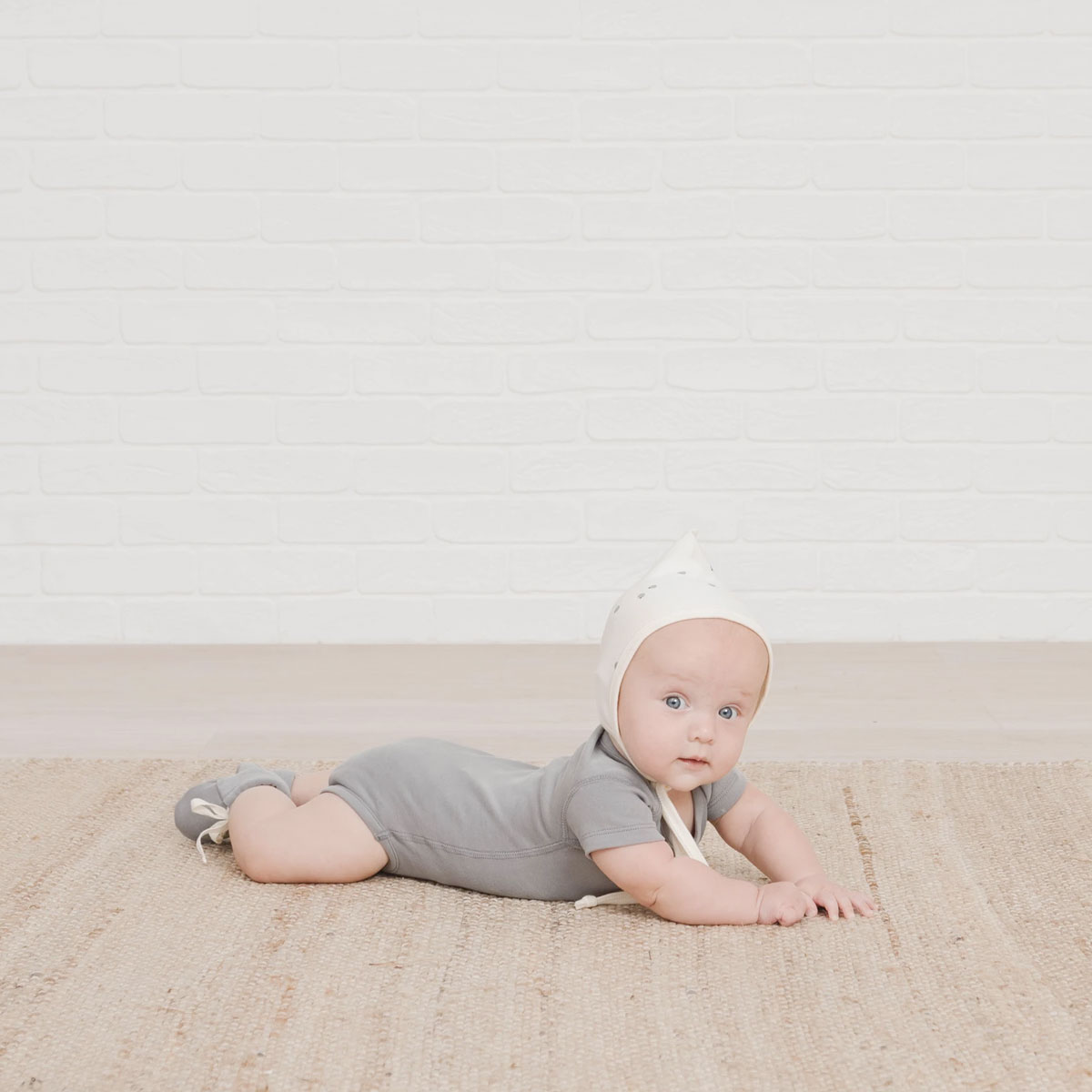 [30%off] Quincy Mae オーガニックコットン PIXIE BONNET [ネコポス対応可] IVORY 6ヶ月 / 1歳