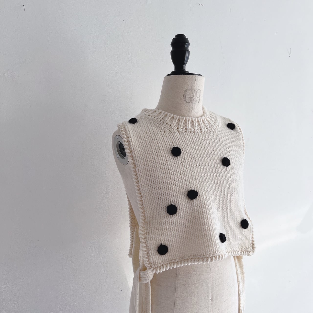 再値下げ [60%off] frankygrow HAND-KNITTED DOTS VEST / ADULT  F フリーサイズ IVORY/BLACK