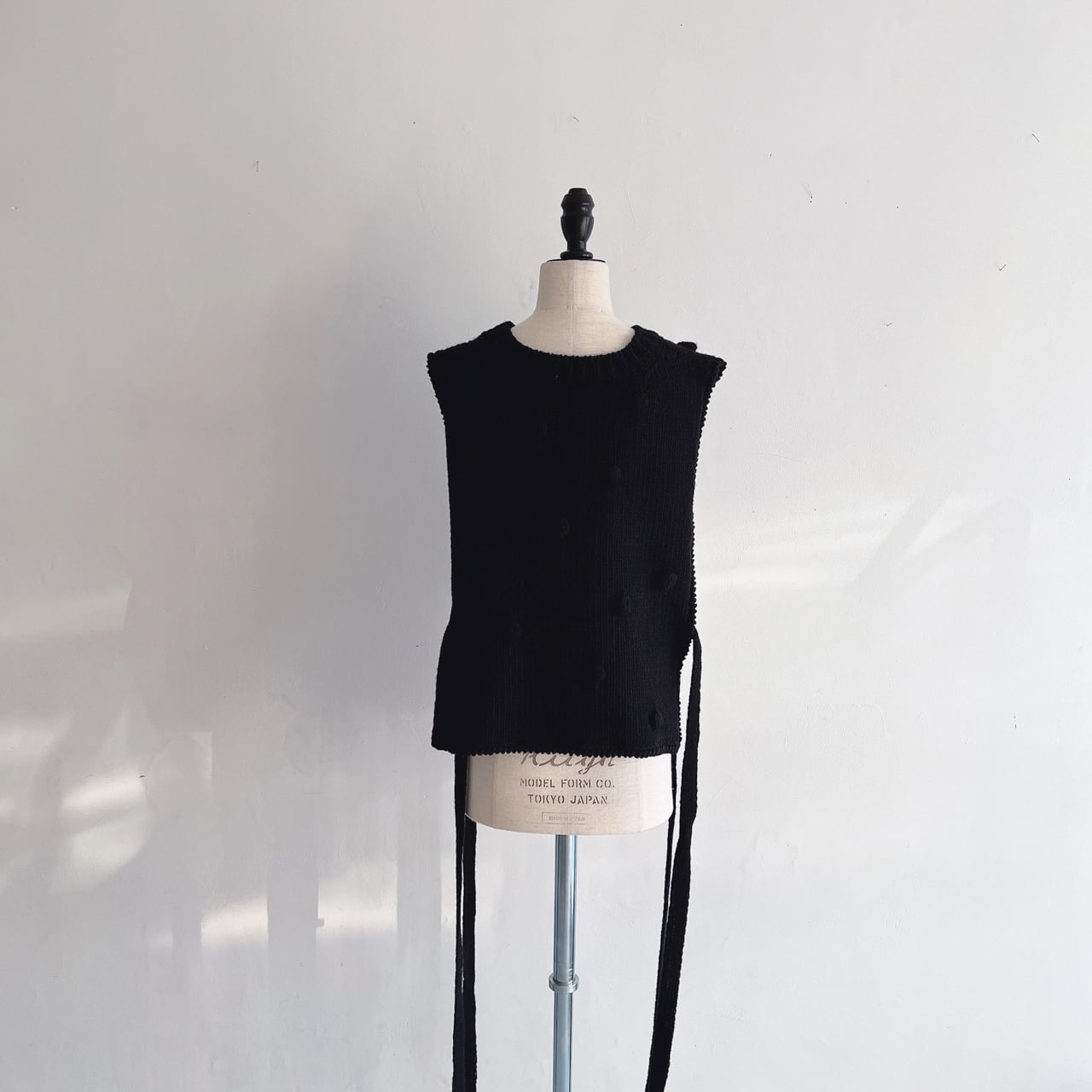 再値下げ [60%off] frankygrow HAND-KNITTED DOTS VEST / ADULT  F フリーサイズ IVORY/BLACK