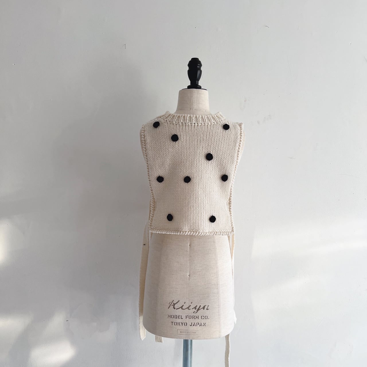 再値下げ [60%off] frankygrow HAND-KNITTED DOTS VEST / ADULT  F フリーサイズ IVORY/BLACK