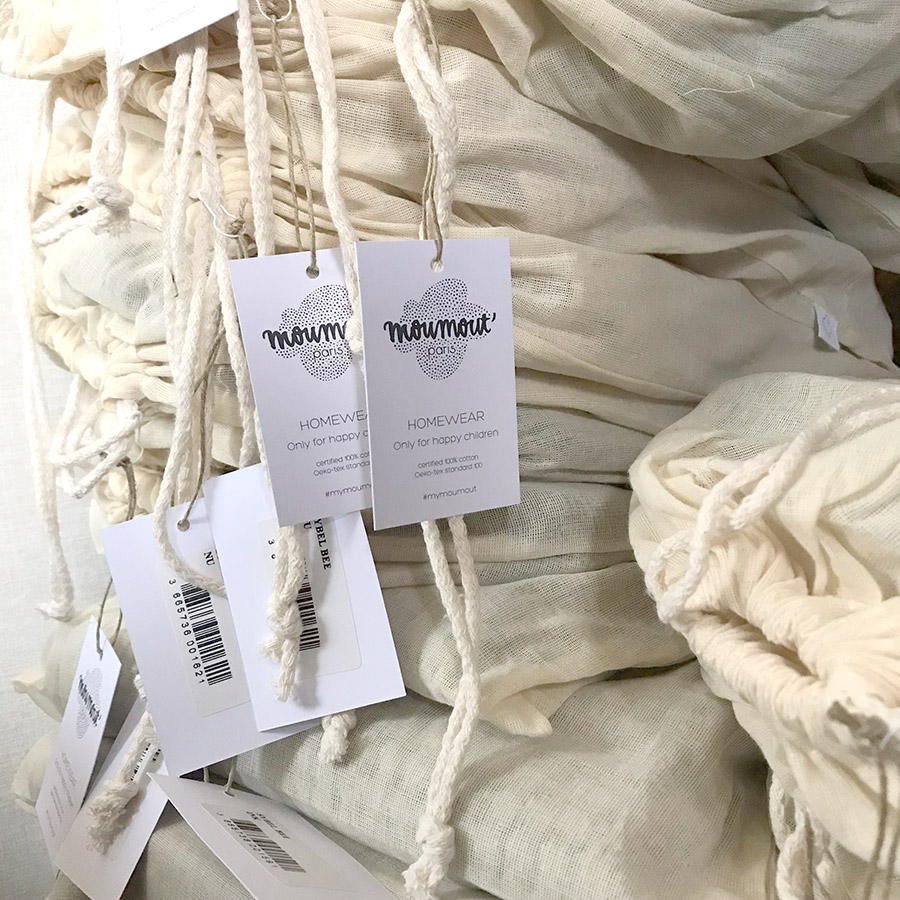 moumout' paris おくるみ　 SYBEL BEE Honeycomb cotton hooded towel with pompon Almond