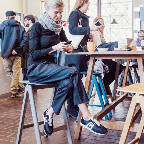 [50%OFF] From Finland KARHU 2021 ALBATOROS （アルバトロス） NV/WH サイズ5（23-23.5cm）、サイズ6（24-24.5cm）