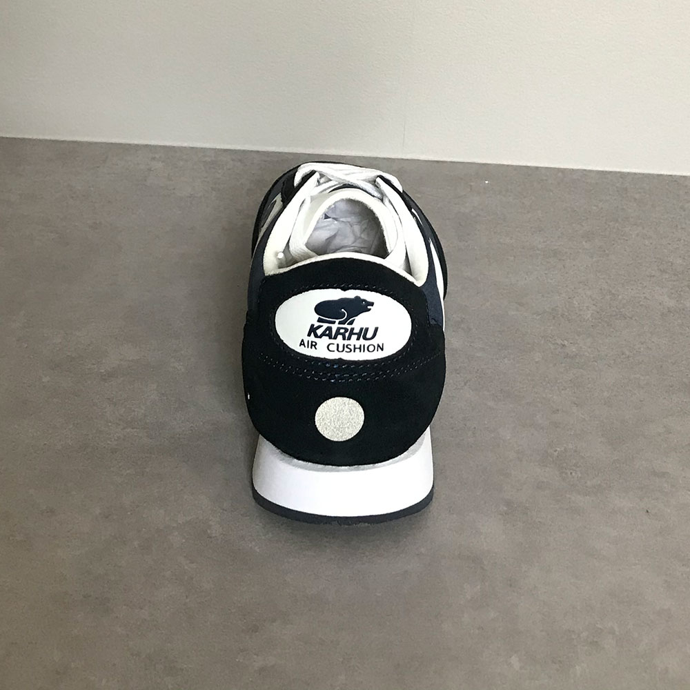 [50%OFF] From Finland KARHU 2021 ALBATOROS （アルバトロス） NV/WH サイズ5（23-23.5cm）、サイズ6（24-24.5cm）