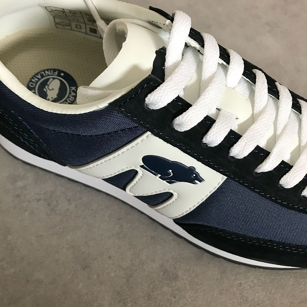 [50%OFF] From Finland KARHU 2021 ALBATOROS （アルバトロス） NV/WH サイズ5（23-23.5cm）、サイズ6（24-24.5cm）