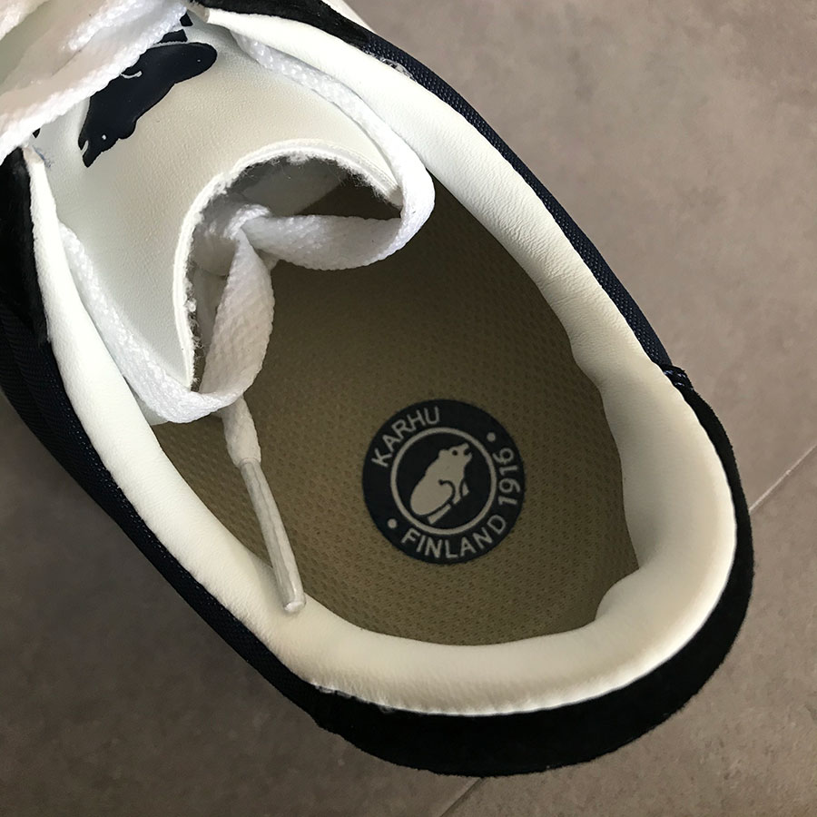 [50%OFF] From Finland KARHU 2021 ALBATOROS （アルバトロス） NV/WH サイズ5（23-23.5cm）、サイズ6（24-24.5cm）