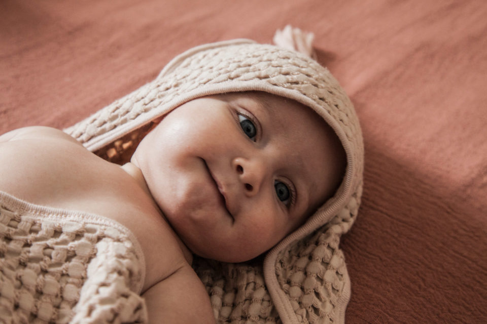 moumout' paris おくるみ　 SYBEL BEE Honeycomb cotton hooded towel with pompon Nu