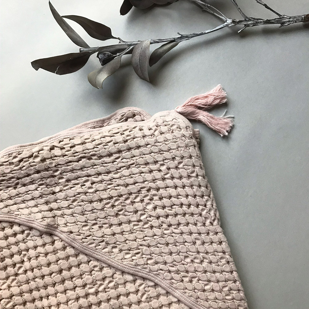 moumout' paris おくるみ　 SYBEL BEE Honeycomb cotton hooded towel with pompon Nu