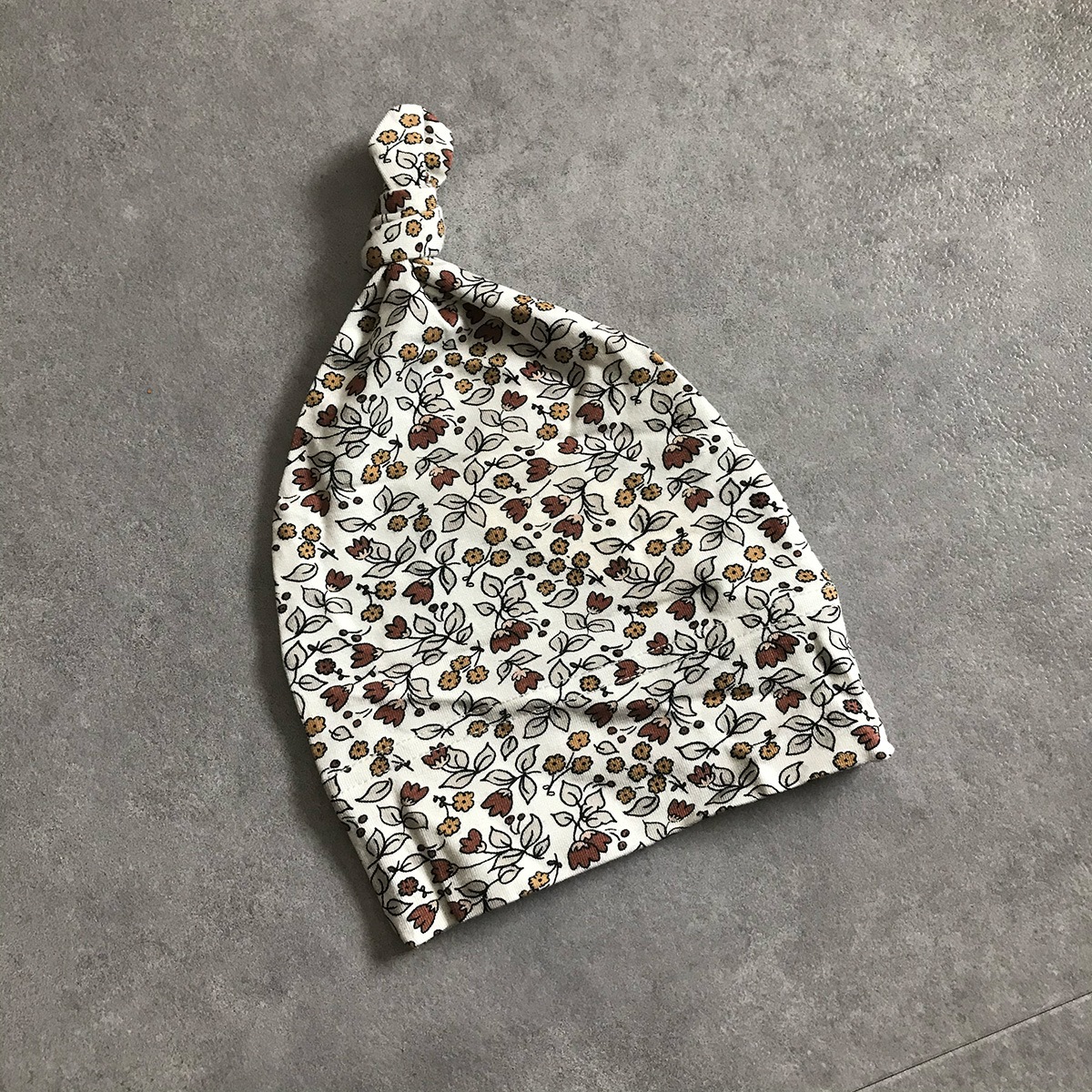 Quincy Mae  BAMBOO KNOTTED BABY HAT | CRISS CROSS [ネコポス対応可] IVORY 6ヶ月 / 1歳