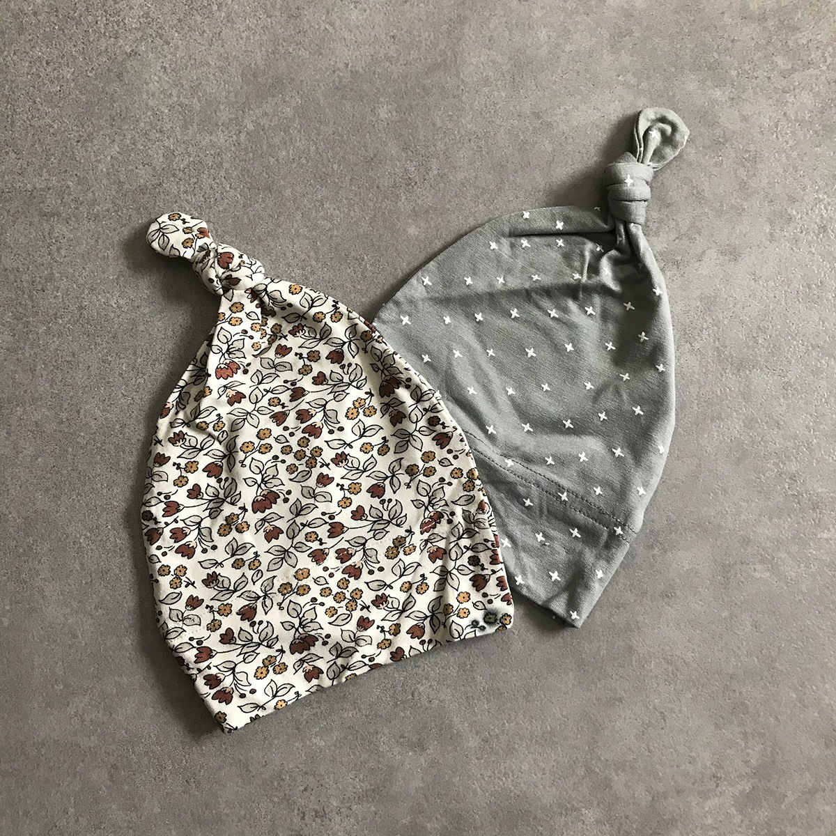 Quincy Mae  BAMBOO KNOTTED BABY HAT | CRISS CROSS [ネコポス対応可] IVORY 6ヶ月 / 1歳