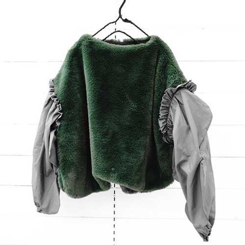 【60% OFF】BOA BODY WAVE CUT SLEEVES TOPS /GREEN- GRAY S/-/-