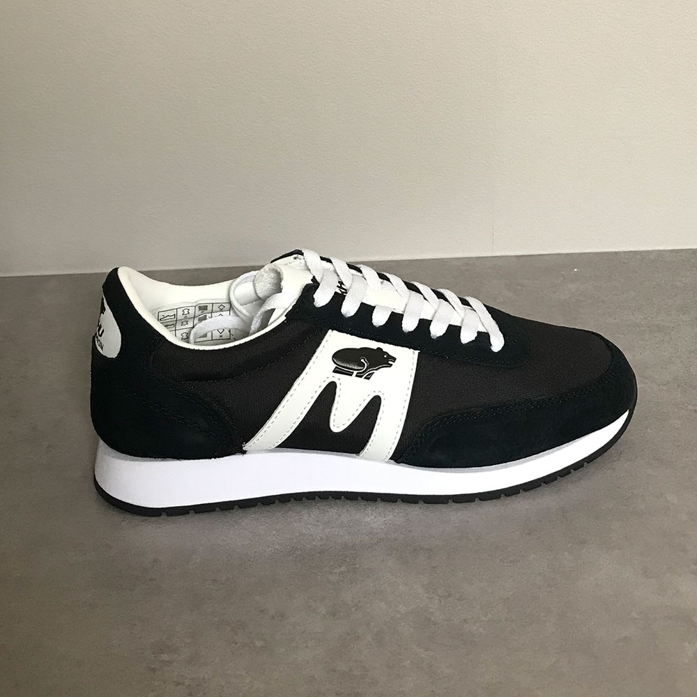 From Finland KARHU 2021 ALBATOROS （アルバトロス） BK/WH サイズ5（23-23.5cm）、サイズ6（24-24.5cm）