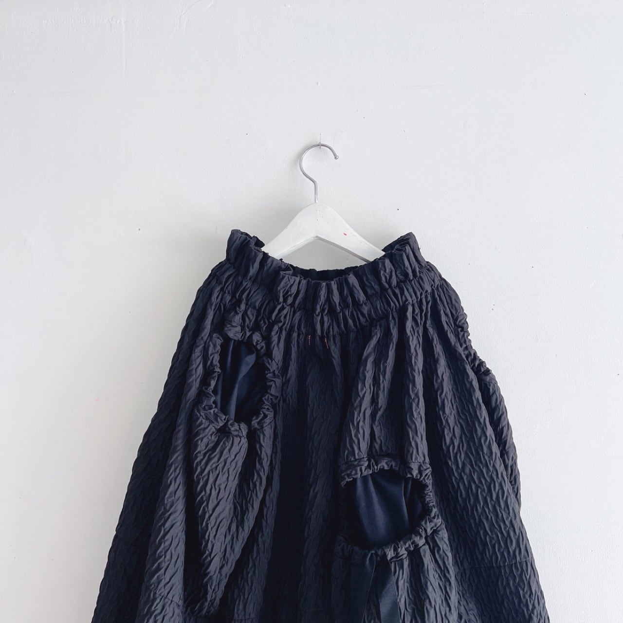 frankygrow  MATELASSE JQ RANDOM HOLE SKIRT / F2