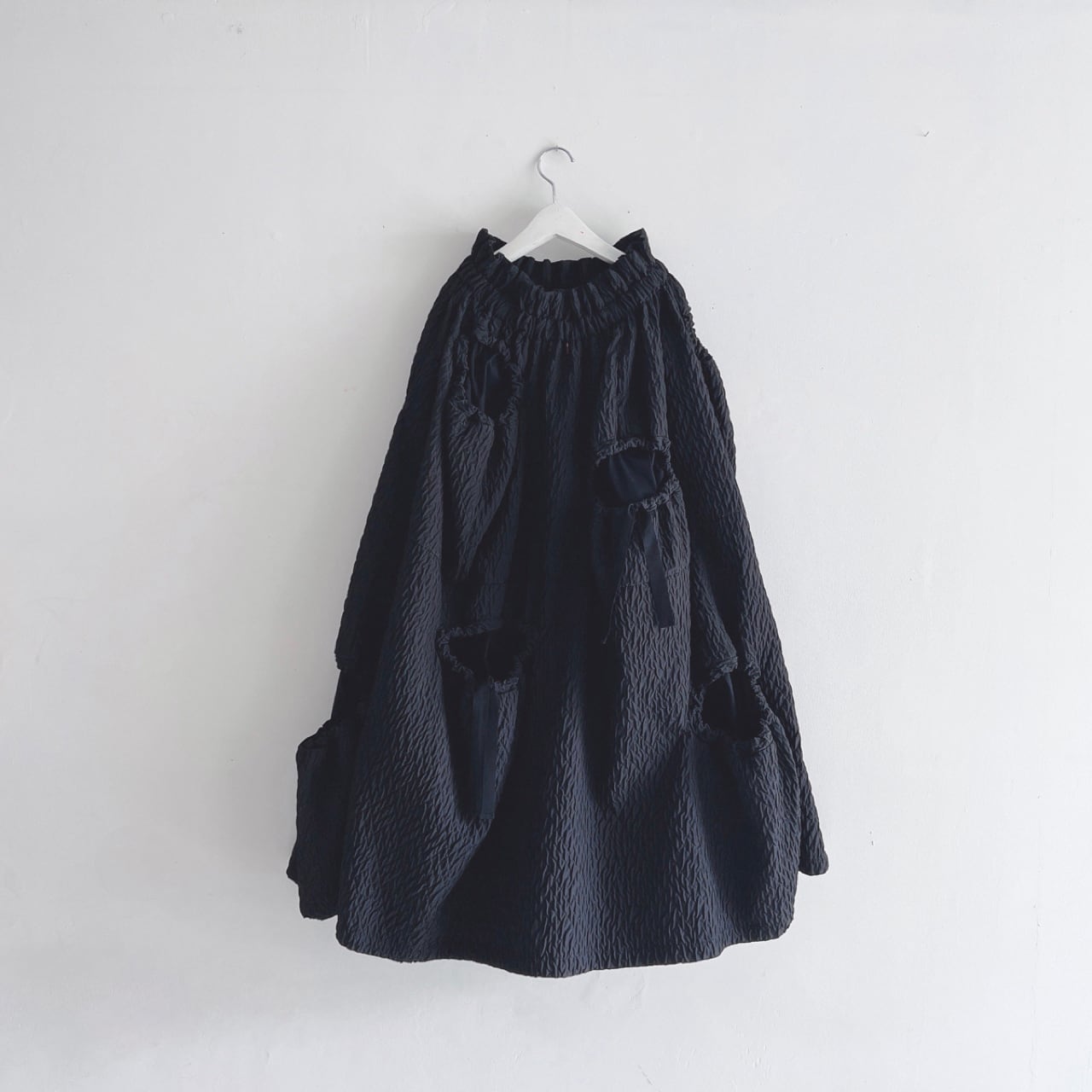 frankygrow  MATELASSE JQ RANDOM HOLE SKIRT / F2