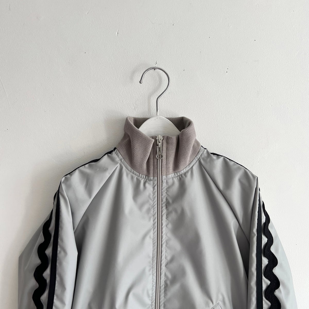 ● frankygrow KUMA EMBROIDERY PATCH PE TRACK JACKET / GY/BK F2