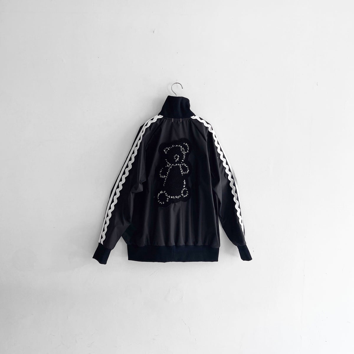 ● frankygrow KUMA EMBROIDERY PATCH PE TRACK JACKET / GY/BK F2