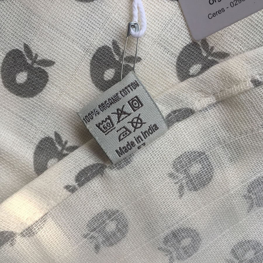 デンマークから Smafolk オーガニックコットン 大判ガーゼクロス 【クリックポスト可】  Burp Cloth apples ホワイト 70×70cm お風呂上りやプールにも