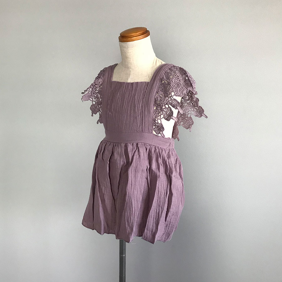 lifes レーススリーブベビードレス モーブ／生成り 70-80/90-100/110/120