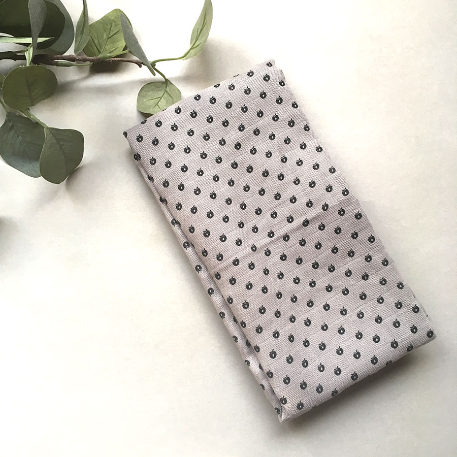 デンマークから Smafolk オーガニックコットン 大判ガーゼクロス 【クリックポスト可】  Burp Cloth mini apples ライトグレー 70×70cm お風呂上りやプールにも
