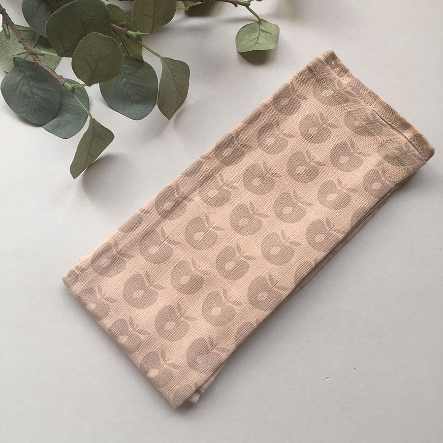 デンマークから Smafolk  大判ガーゼクロス 【クリックポスト可】 Oeco-tex Burp Cloth apples ライトブラウン 70×70cm お風呂上りやプールにも