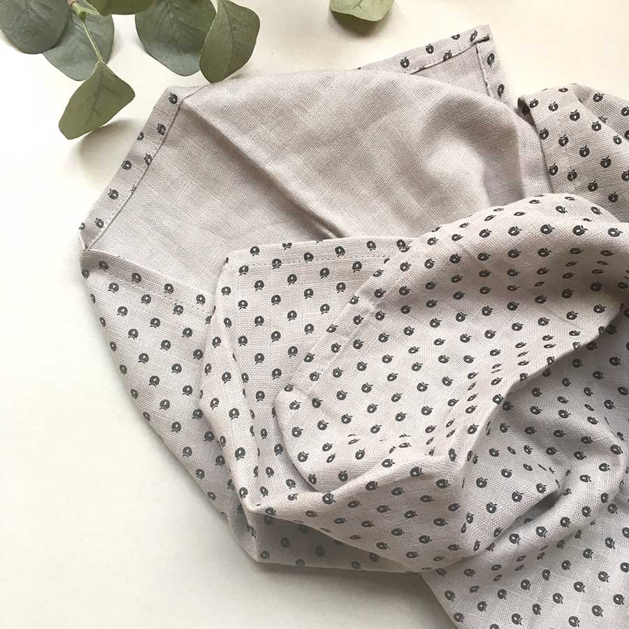 デンマークから Smafolk  大判ガーゼクロス 【クリックポスト可】 Oeco-tex Burp Cloth apples ライトブラウン 70×70cm お風呂上りやプールにも